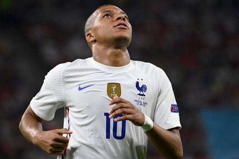 Vajon mennyibe kerülhetett Kylian Mbappé születésnapi tortája?