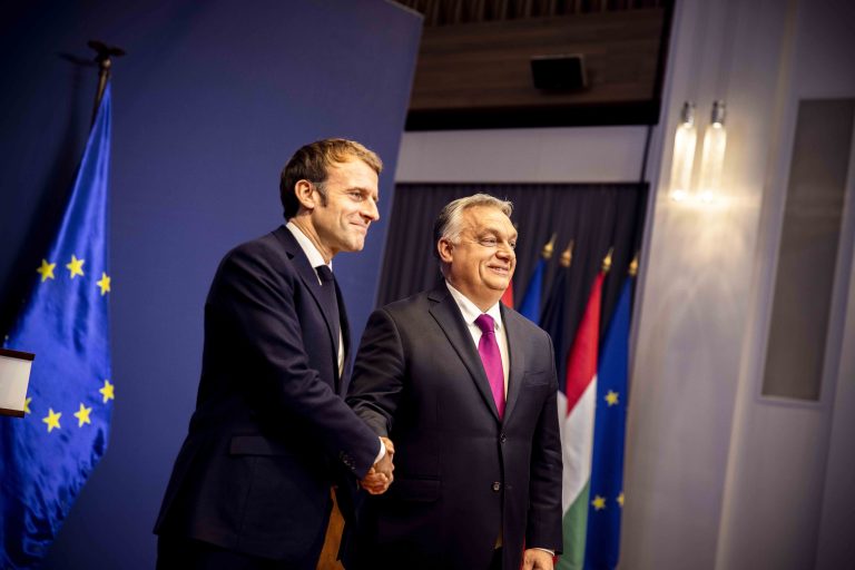 Orbán Viktor és Emmanuel Macron megvitatták a bevándorlás és a jogállamiság kérdéskörét