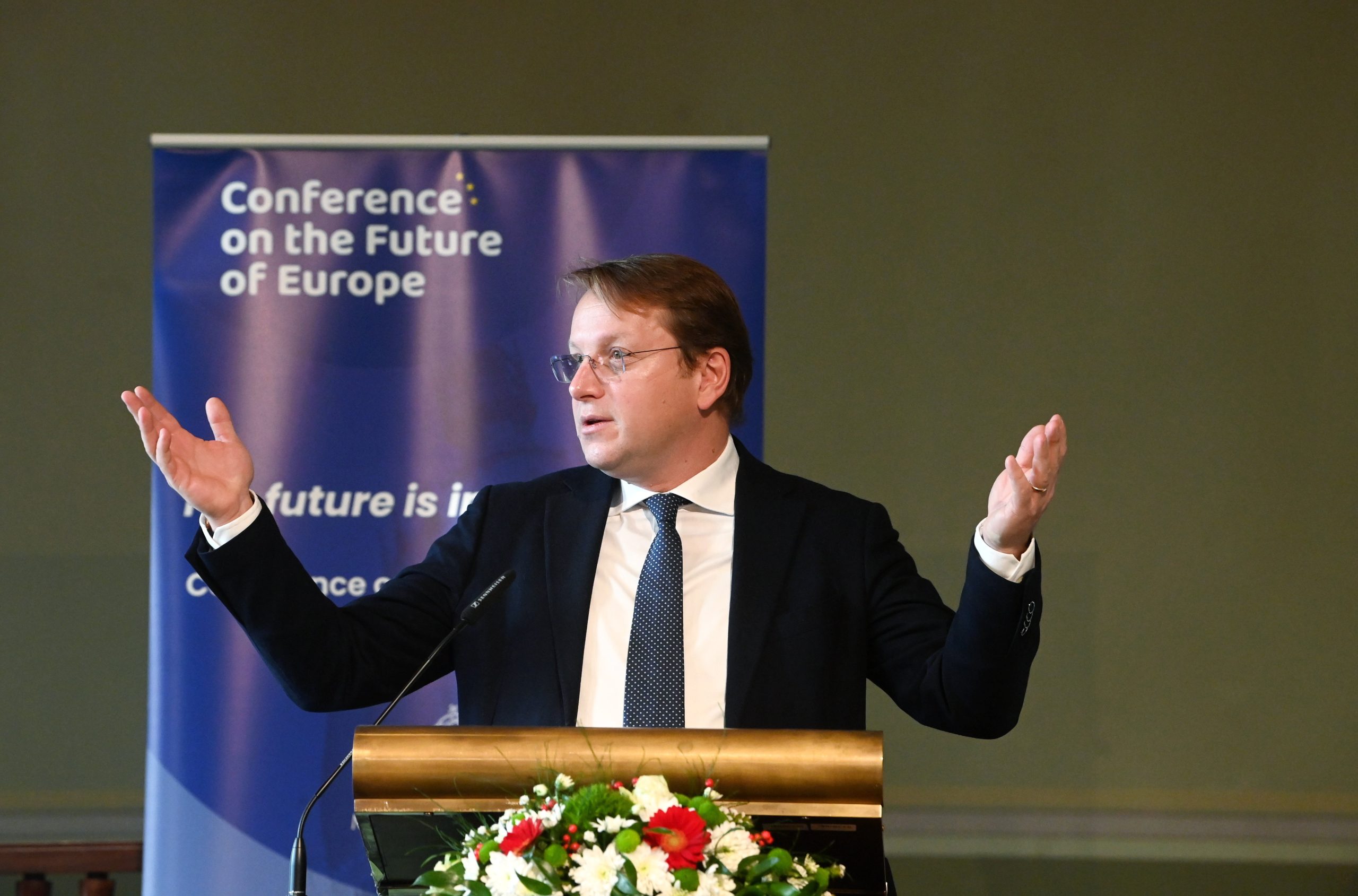 Ismét a Nyugat-Balkán uniós csatlakozása mellett érvelt Várhelyi Olivér