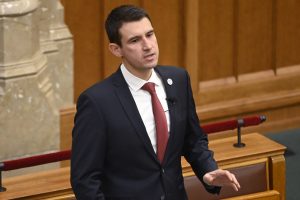 Egyetlen párt sem támogatta a képviselők kötelező védőoltásának javaslatát