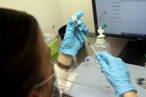 Megérkeztek a friss járványadatok: majdnem 80 alatt az új elhunytak száma