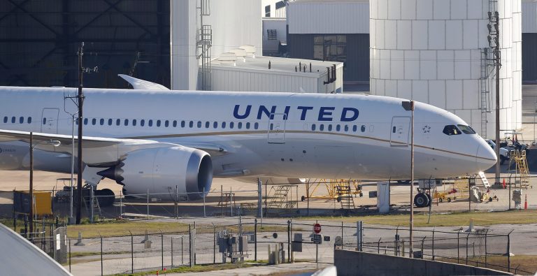 100 darab hidrogén-elektromos hajtómű beszerzését tervezi az United Airlines