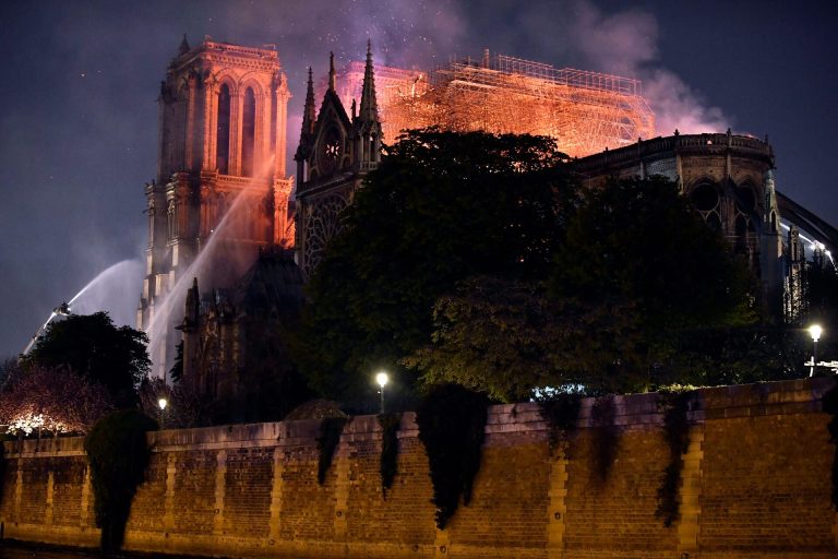 Elkezdődött a Notre-Dame tényleges helyreállítása