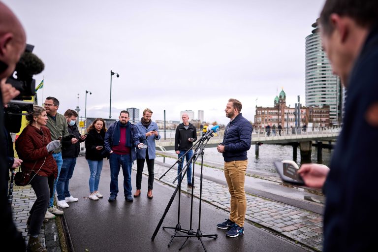 A holland egészségügyi szakértők teljes lezárást javasolnak az omikron lelassítására