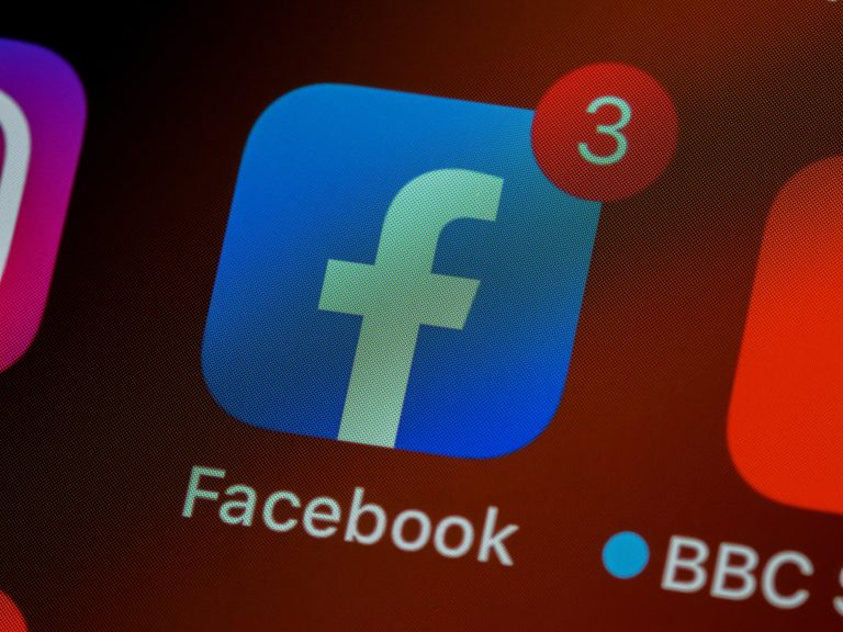 Sorra mondanak fel a Facebook vezetői, ezúttal a Messenger-részleg fejese távozik