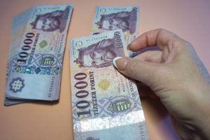 Kiderült, mennyi lesz a januári nyugdíjemelés