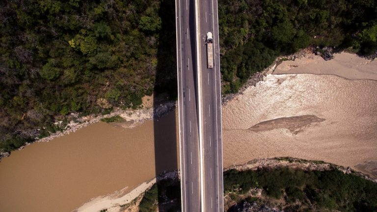 Már 53 áldozata van a mexikói közúti balesetnek, gyerekáldozatok is vannak (videó)