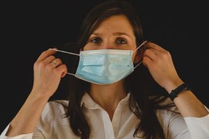 Koronavírus: karácsonyra érezhető lesz az enyhülés