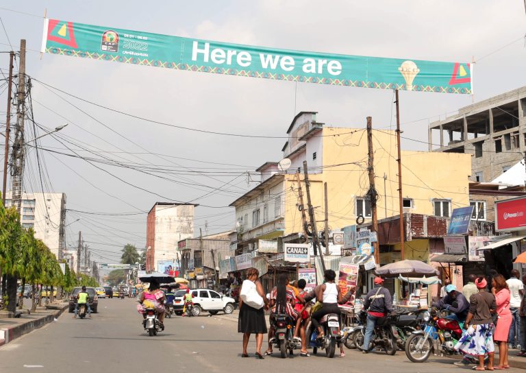 Megöltek egy vezető ellenzéki politikust az Afrika Kupa helyszínén