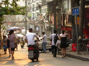 „366-szor” nagyobb lehet a valódi COVID-halálozások száma Kínában