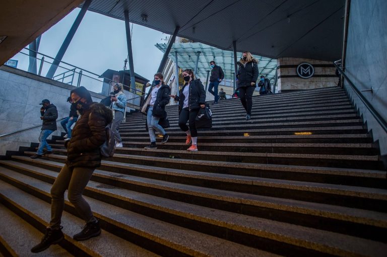 Jó hír a magyaroknak: már a januári fizetés is több lehet