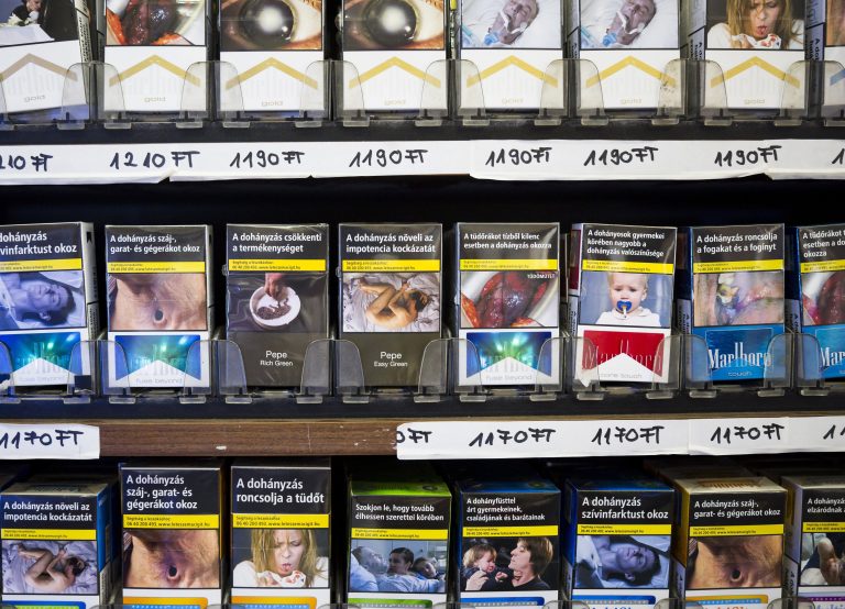 Ne lepődj meg a dohányboltban: minden egységes csomagolásban, a mentolos cigaretta pedig a múlté