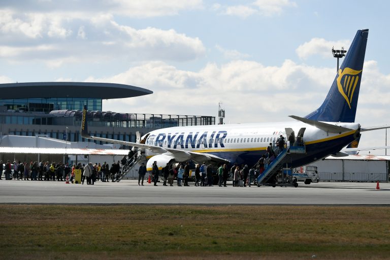 Kényszerleszállást hajtott végre a Ryanair egy gépe, tűz ütött ki a fedélzeten