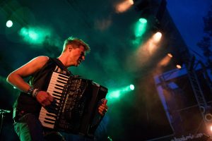 Tragédia: elhunyt a Barátok közt és a Jóban Rosszban sztárja