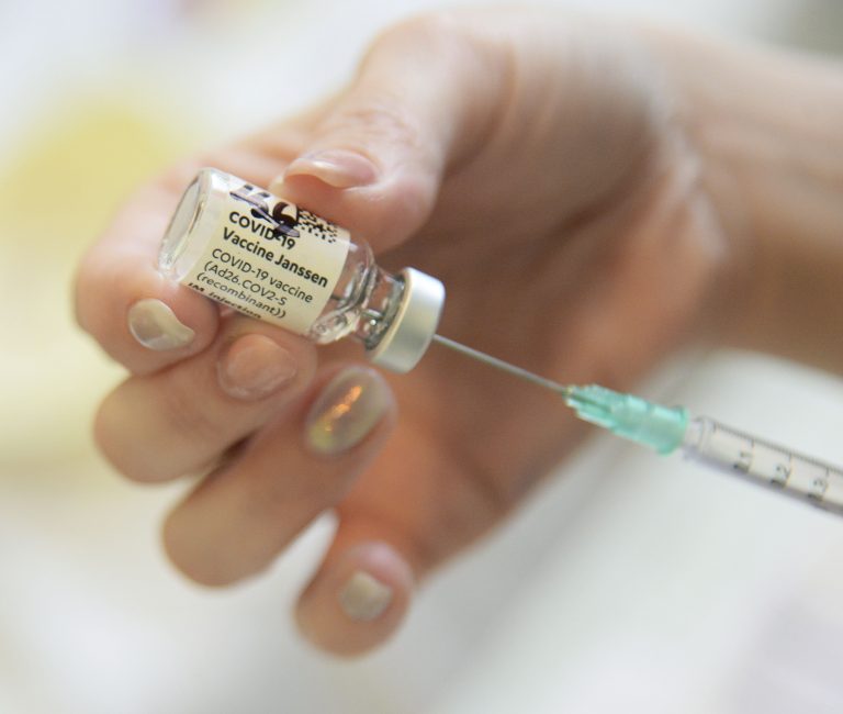 Ausztriában a Janssen vakcinát már nem ismerik el önmagában teljes értékű oltásként