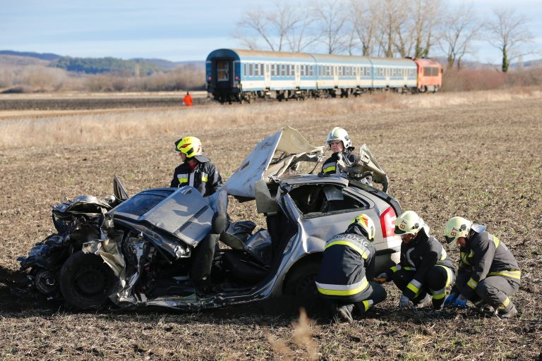 Ugrásszerűen megnövekedett a vasúti átjárós balesetek száma a tavalyi évben Magyarországon