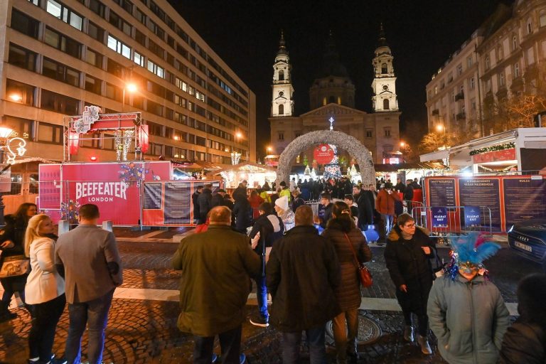 Ennyi szemetet hagytak maguk után a szilveszteri bulizók Budapesten