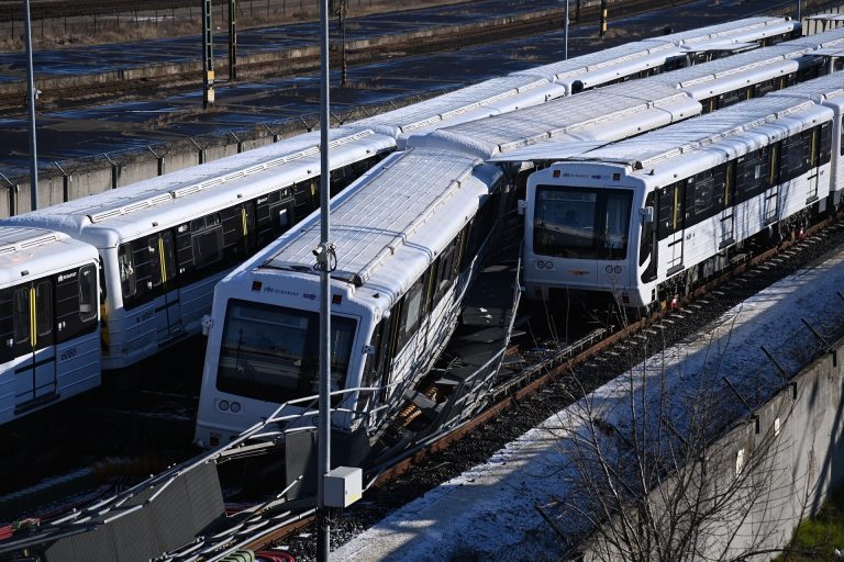 Új képek érkeztek a budapesti metróbalesetről