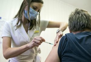 Itt vannak az elmúlt napok vírusadatai: 45 407 új fertőzött, 176 beteg elhunyt