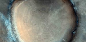 Facsonkra hasonlító becsapódási krátert találtak a Marson