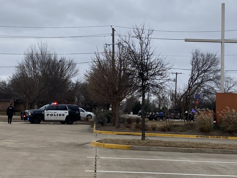 Túszokat ejtettek egy texasi zsinagógában, még a SWAT-ot is be kellett vetni (videó)