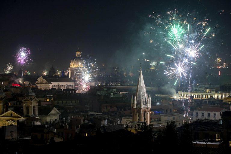 Legalább 30 fős férficsoport molesztált nőket szilveszterkor Milánóban