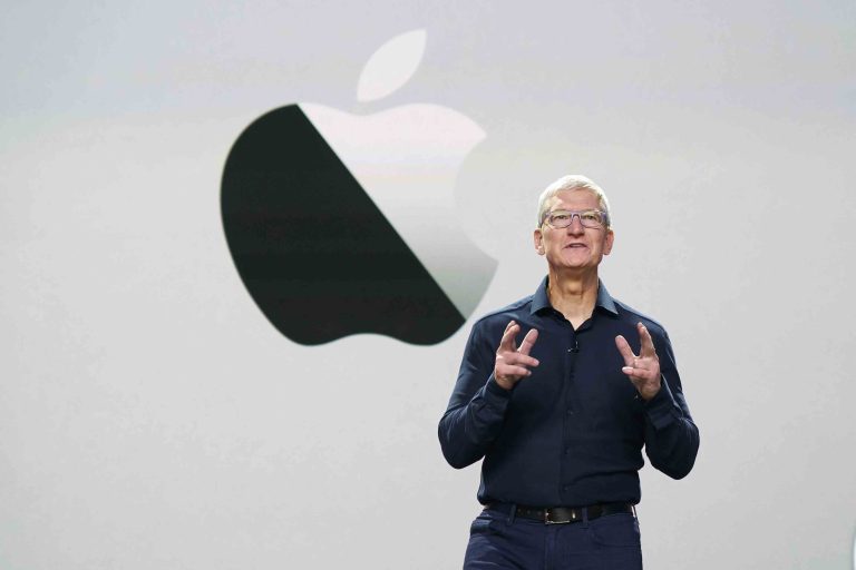 32 milliárd forintot keresett egyetlen év alatt az Apple vezérigazgatója