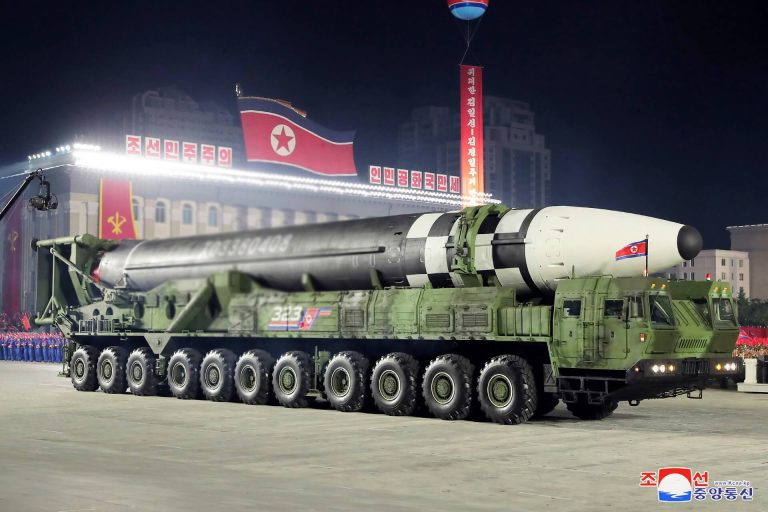 Újra atomfegyvereket tesztelhet Észak-Korea