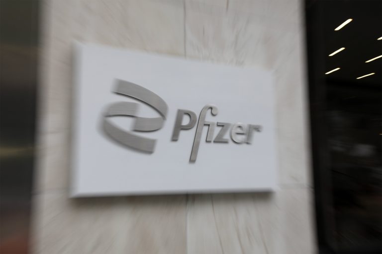 Kimondta a bíróság: nem lehet 2096-ig titkosítani a Pfizer dokumentációját