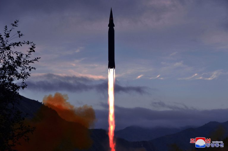 Újabb rakétát lőtt ki Észak-Korea, ez már a második egy héten belül