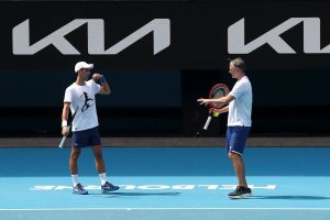 Djokovics-ügy: elnapolták a bíróság ülését, még mindig nincs döntés