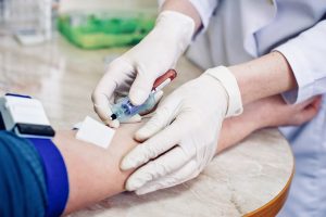 Új vértesztet fejlesztettek ki, amellyel időben észrevehetőek a rákos daganatok és áttétek