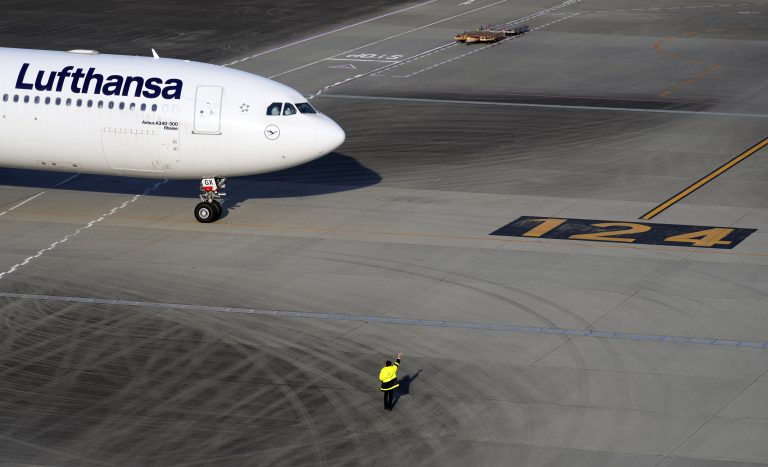 A Lufthansa felfüggesztette több ukrajnai járatát