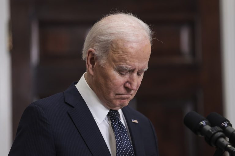 Biden is reagált: rendeletben tiltja meg a szakadár régiókkal történő kereskedelmi tevékenységet