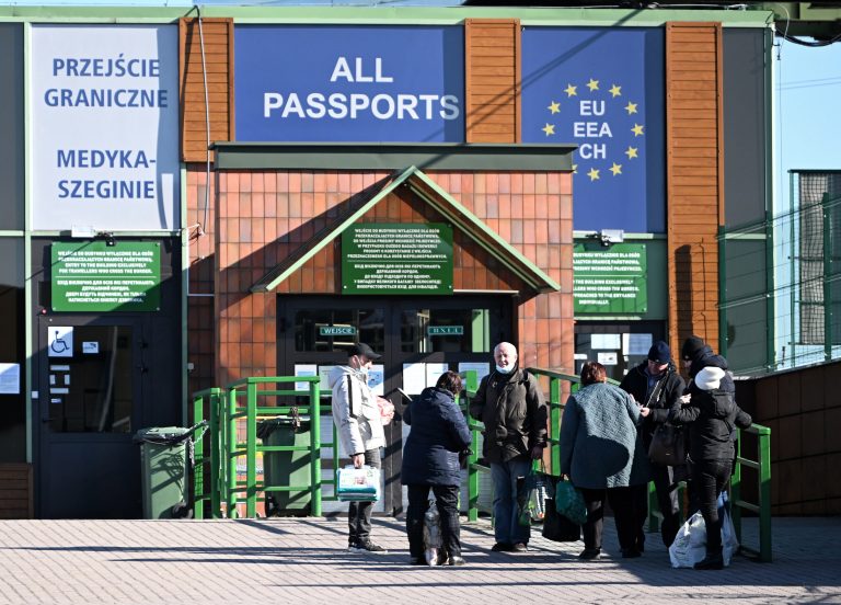 Késő estig biztosítja a határátlépést két magyar-ukrán határátkelőhely