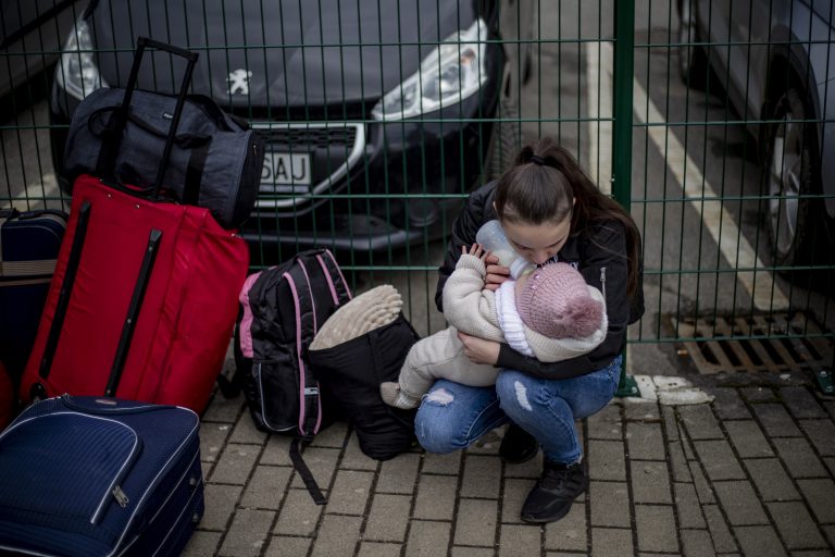 Szívszorító beszámoló: az ukrán férfiakat családjuktól elragadva viszik a frontra