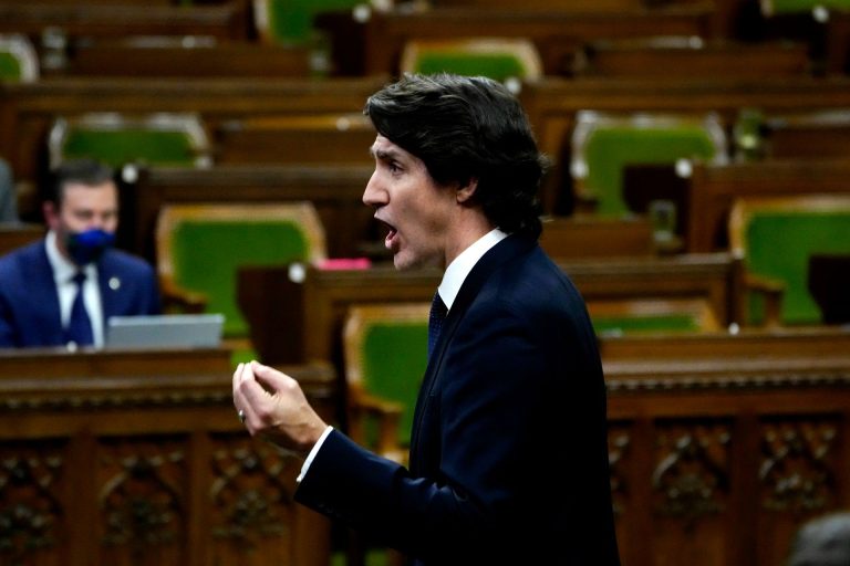 Justin Trudeau „súlyos következményekkel” fenyegeti a kamionos tüntetőket, ha nem vonulnak vissza