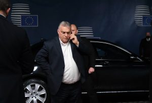 Orbán Viktor bejelentést tett a rendkívüli EU-csúcsot követően péntek hajnalban