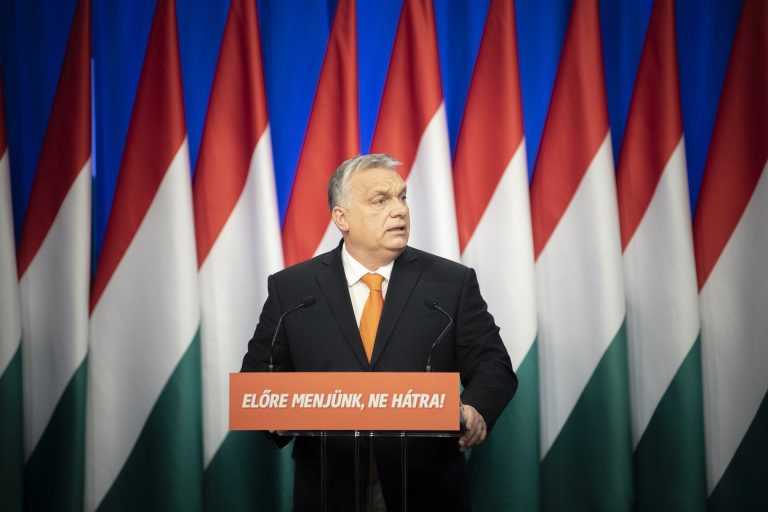 Orbán Viktor: „Az apa férfi, az anya nő, a gyerekeinket pedig hagyják békén”