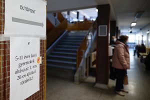 Megérkeztek a friss vírusadatok: 170-en vannak lélegeztetőgépen, elhunyt 132 beteg