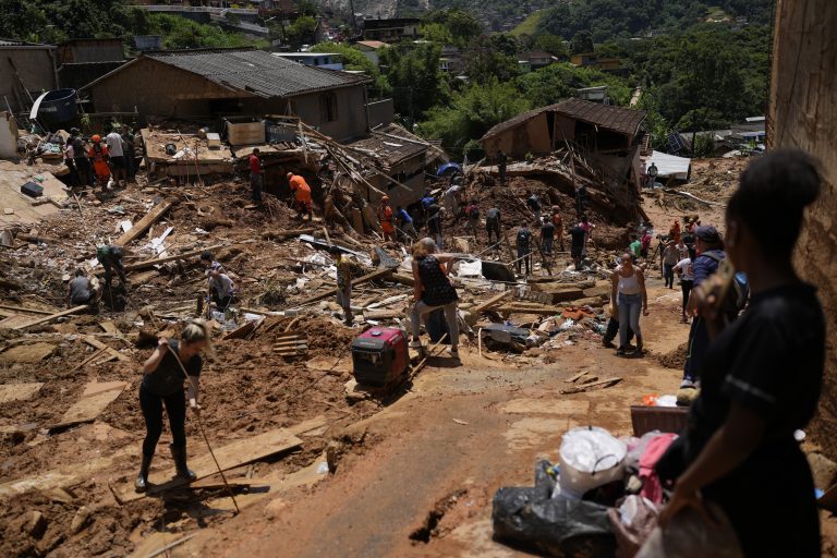 Brazil földcsuszamlások: 165-re nőtt a halálos áldozatok száma