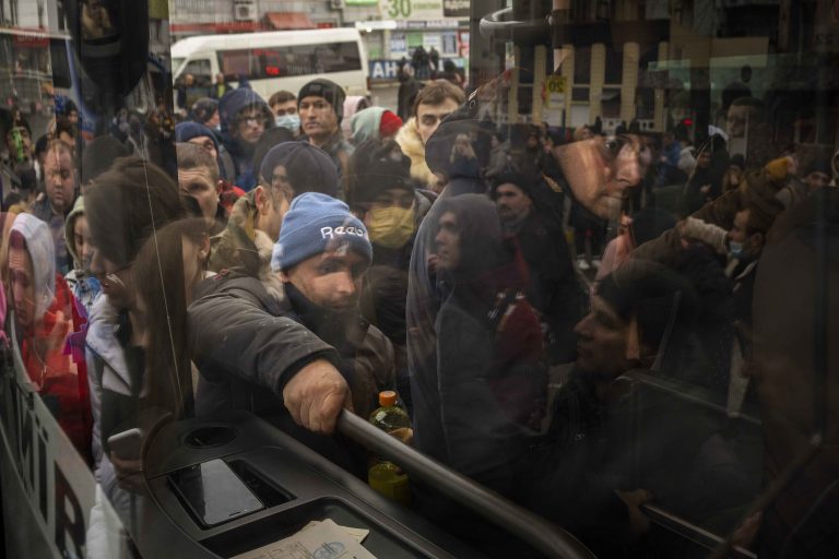 Ingyenes védelemben részesülnek az Ukrajnából Magyarországra érkező menekültek