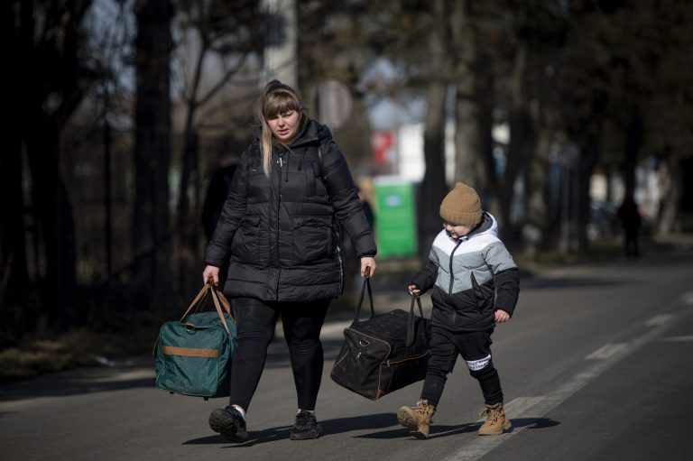 A háború kezdete óta mintegy 200 csapást mértek az oroszok Ukrajnára – néhány civileket is érintett