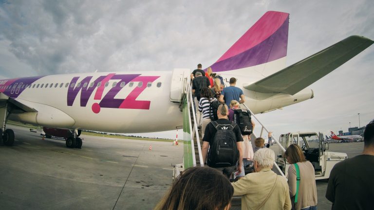 A WizzAir is felfüggesztette az Oroszországot érintő járatait