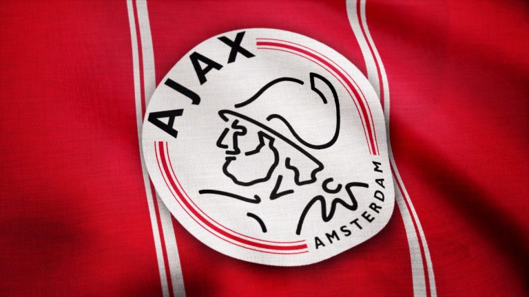 Overmars azonnali hatállyal távozik az Ajaxtól, helytelen üzeneteket küldözgetett női kollégáinak