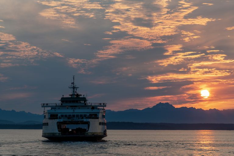 Elve találták meg a Görögországban kigyulladt kompról eltűnt sofőrt