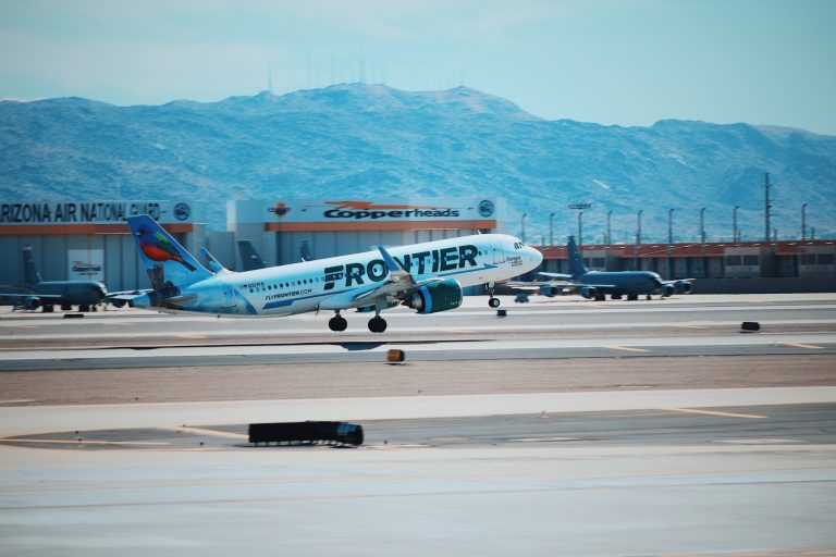 A Frontier Airlines 3 milliárd dollárért felvásárolja az ultrafapados Spirit Airlines-t