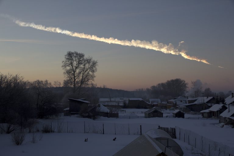 A 2013-ban felrobbant cseljabinszki meteor közrejátszhatott a Hold létrehozásában