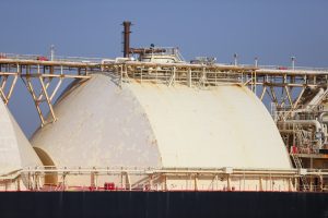 Kezdenek betelni az európai LNG-tárolók, továbbra is fenyeget az energiaválság