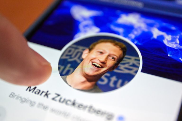 Mark Zuckerberg egyetlen nap alatt 29 milliárd dollárt bukott a Facebook népszerűtlensége miatt